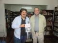 Entrega del libro Colchagua en desconcierto en Biblioteca Daniel Barros Grez de Santa Cruz
